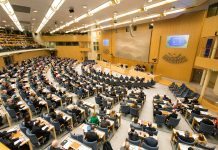 Motioner om förskrivningsrätt, gamla läkemedel och endometrios