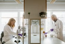 75 miljoner till APL i regeringens höstbudget Statligt ägda APL:s uppdrag är att utveckla, tillverka och tillhandahålla extemporeläkemedel och lagerberedningar. Foto: APL.