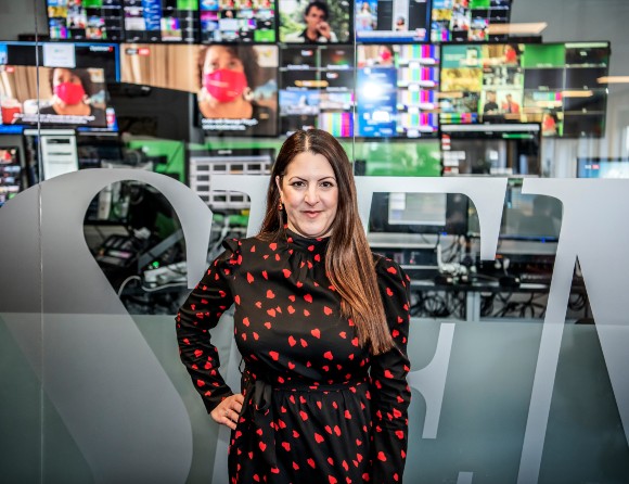 Amina Manzoor får pris för sin pandemirapportering