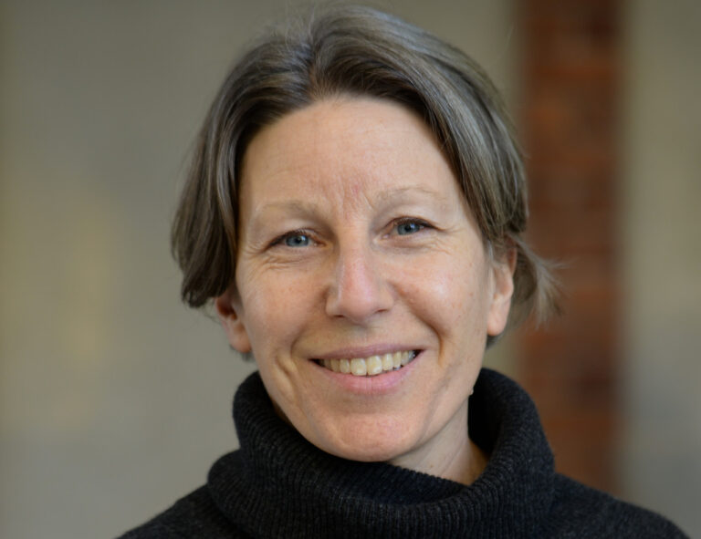 Fattiga i riskgrupp sämre vaccinerade mot covid-19