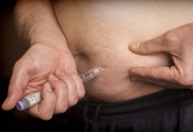 Över 6 av 10 kvar på terapi mot obesitas minst ett år injektion med läkemedel mot obesitas_foto Istock
